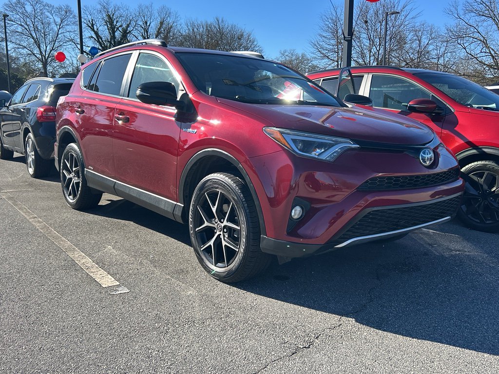 Used 2018 Toyota RAV4 SE image 4