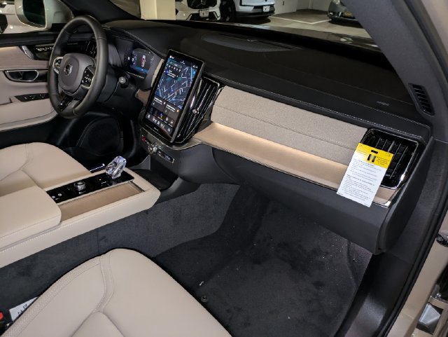 New 2026 Volvo XC90 T8 Plus w/ Protection Package AWD/4WD image 30