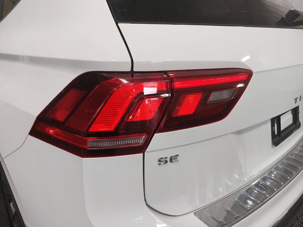 Used 2022 Volkswagen Tiguan SE image 34