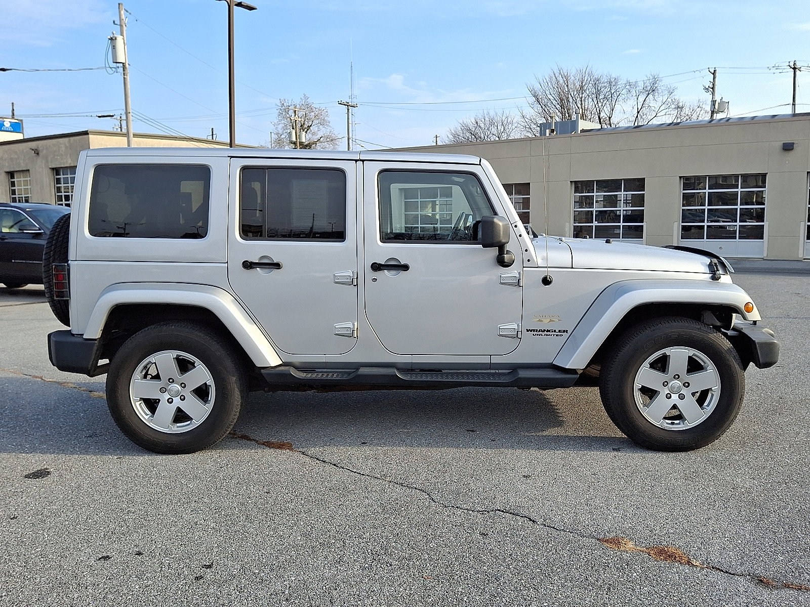 Used 2012 Jeep Wrangler Unlimited Sahara w/ Dual Top Group image 8