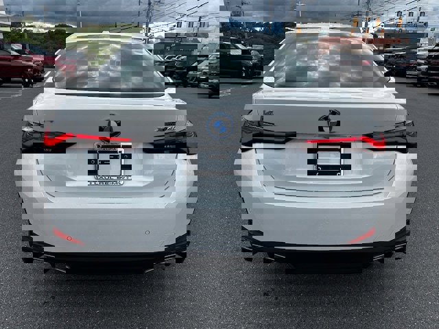 New 2025 BMW i4 xDrive40i image 6