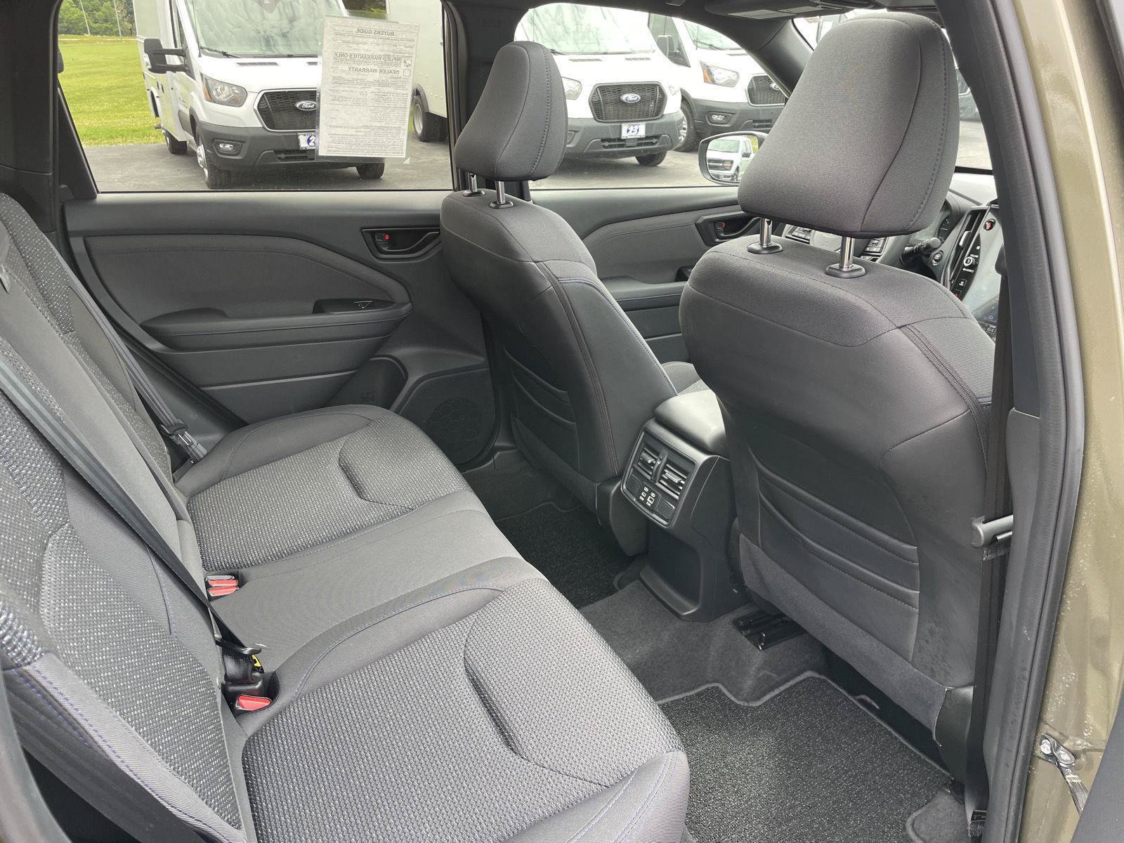 Used 2025 Subaru Forester Premium AWD/4WD image 30