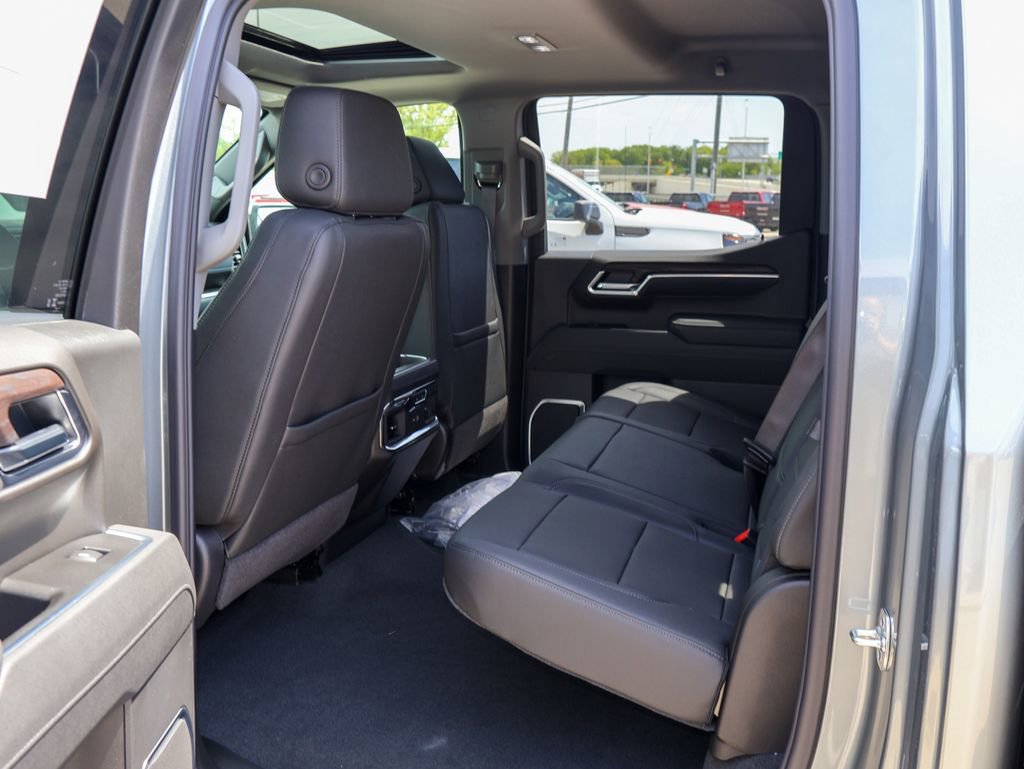 New 2026 GMC Sierra 1500 SLT w/ SLT Premium Plus Package AWD/4WD image 11