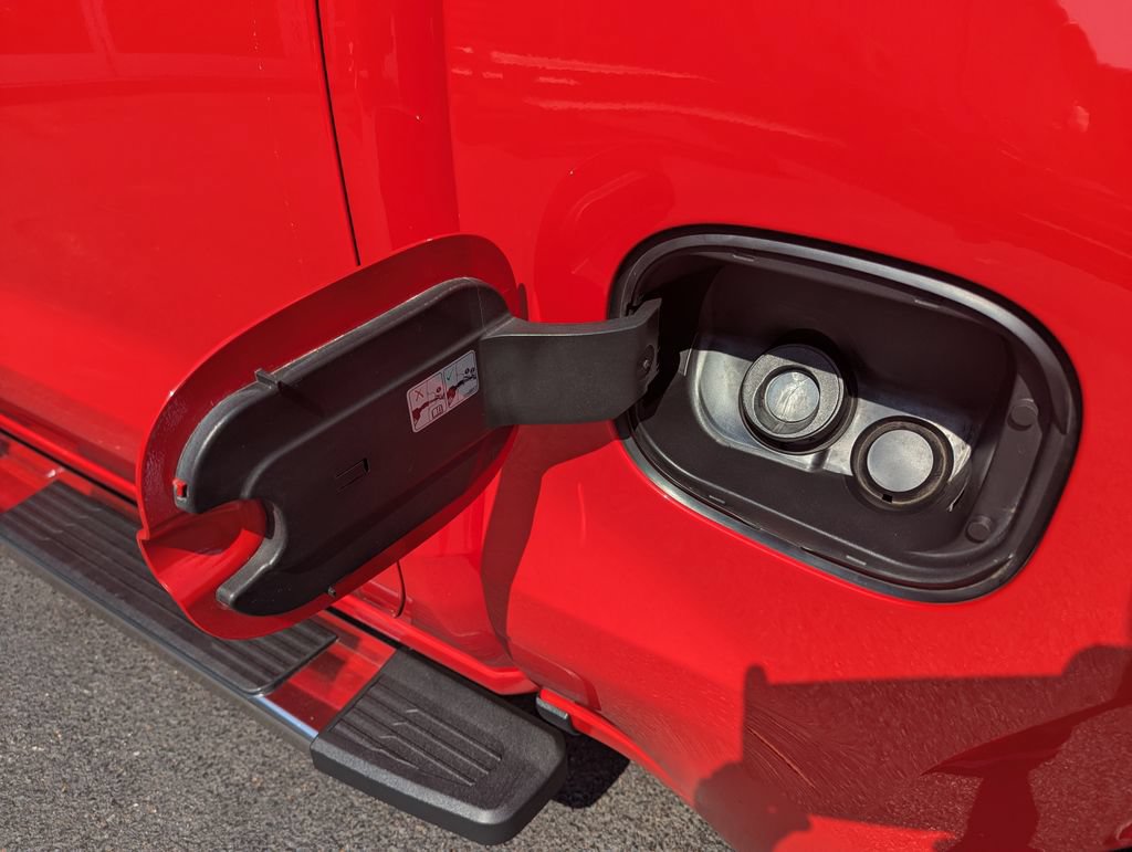 Used 2019 Chevrolet Silverado 1500 RST AWD/4WD image 35