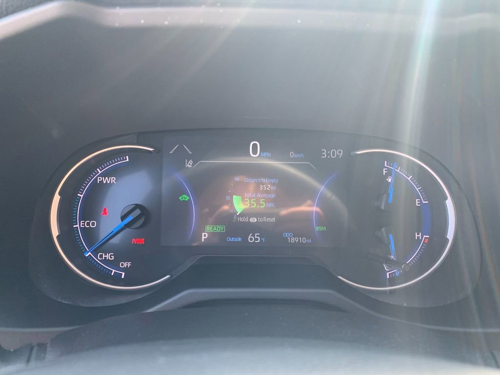 Used 2024 Toyota RAV4 XSE w/ Weather Package AWD/4WD image 32