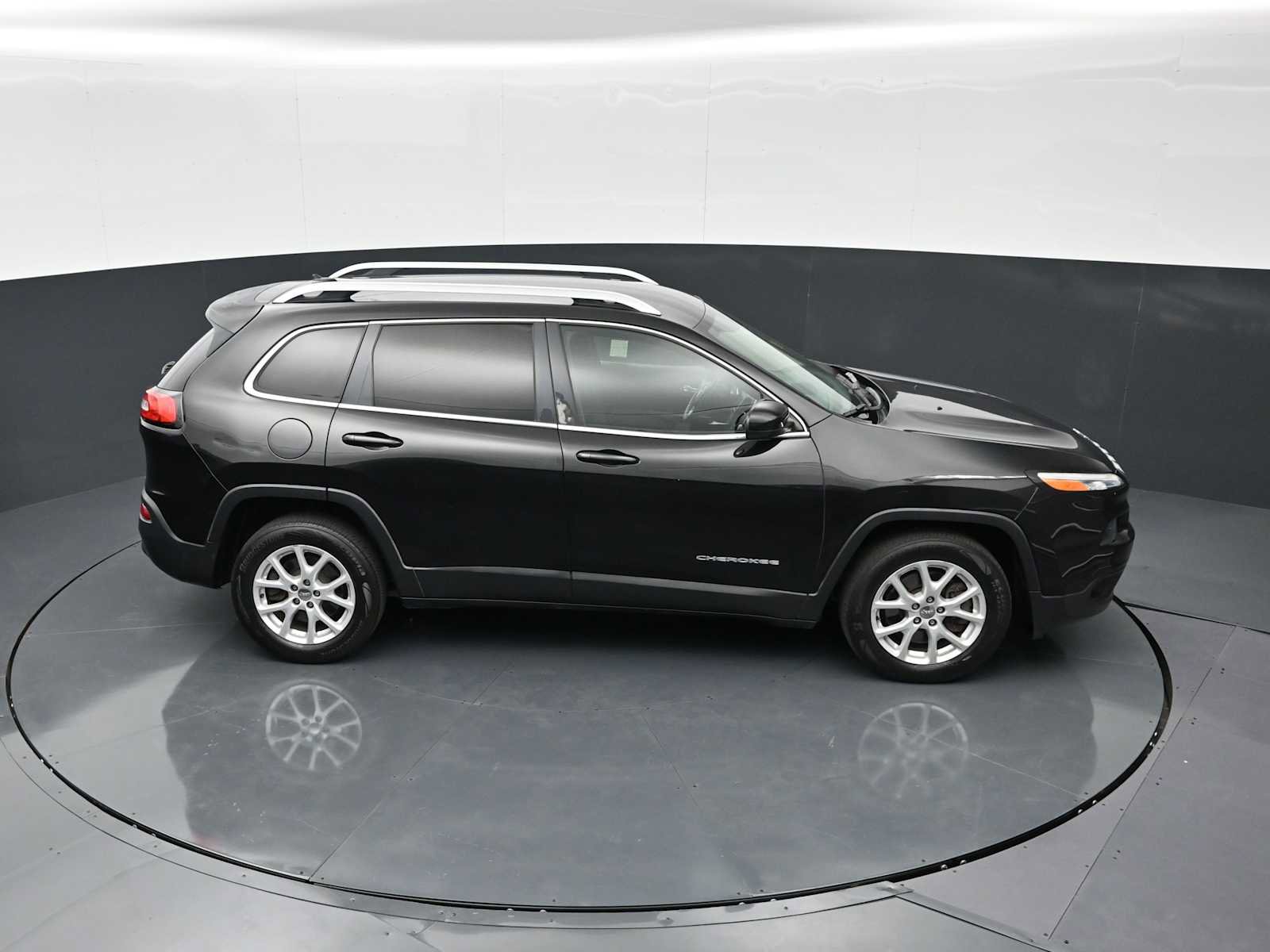 Used 2014 Jeep Cherokee Latitude image 16