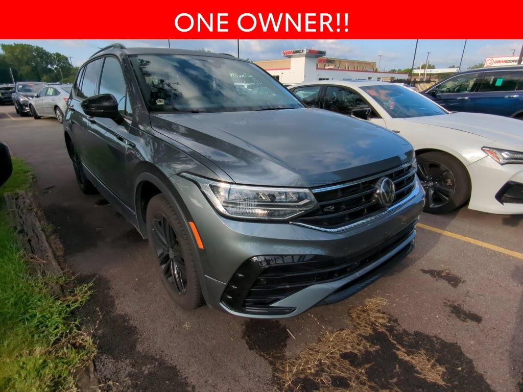 Used 2022 Volkswagen Tiguan SE R-Line AWD/4WD image 3
