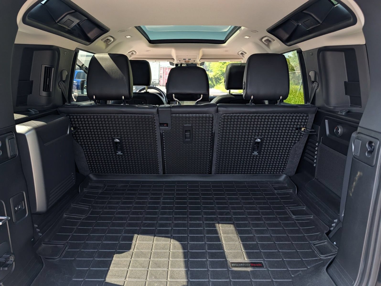 Used 2020 Land Rover Defender 110 First Edition AWD/4WD image 19
