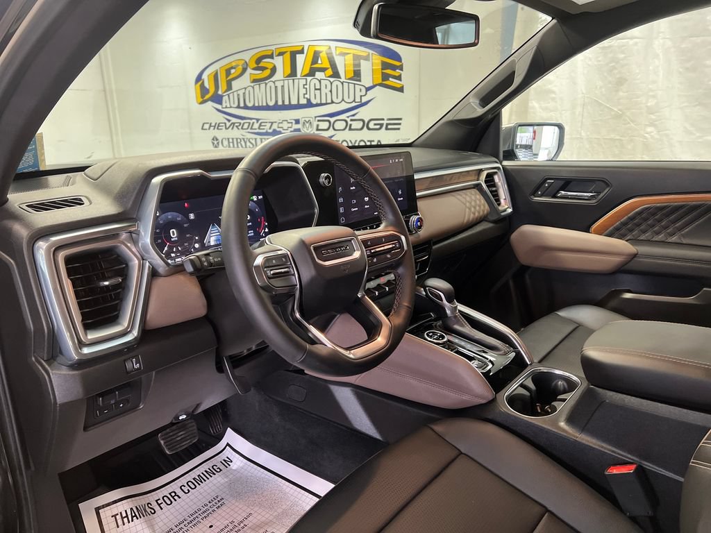 Used 2025 GMC Canyon Denali AWD/4WD image 25