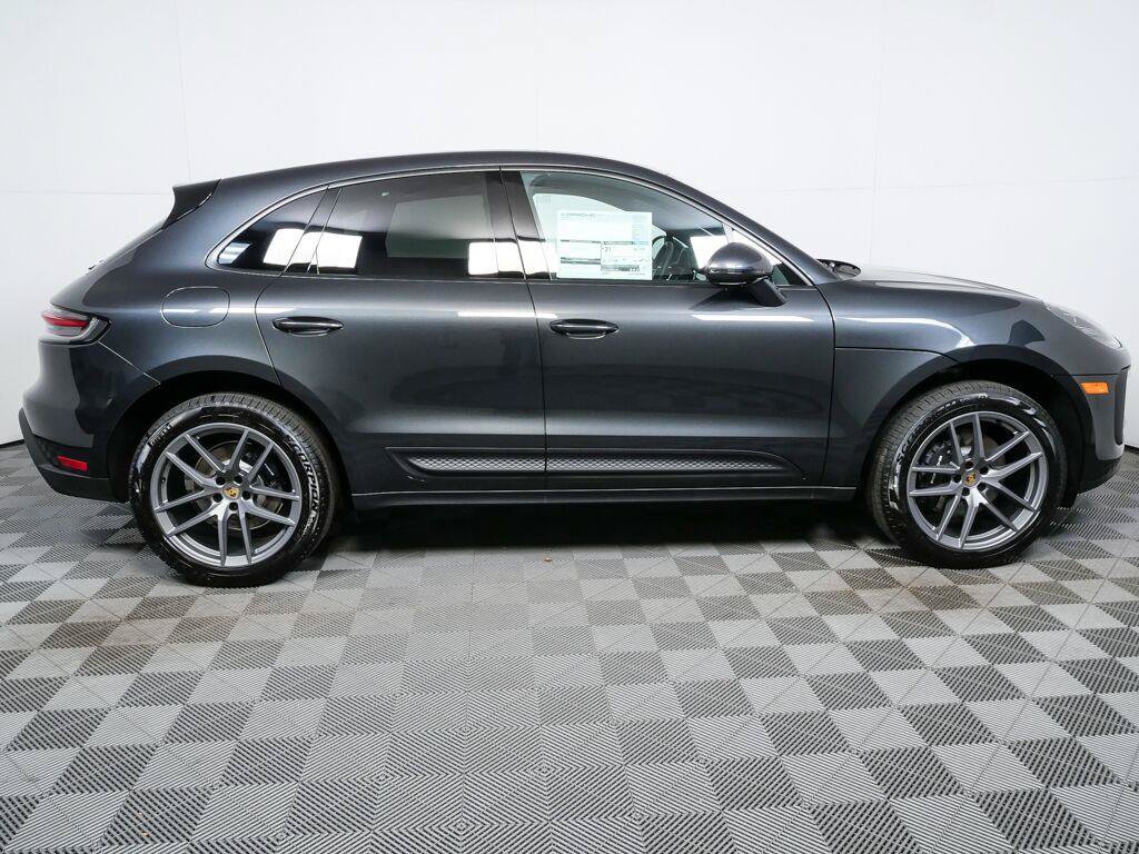 Certified 2026 Porsche Macan AWD/4WD image 25