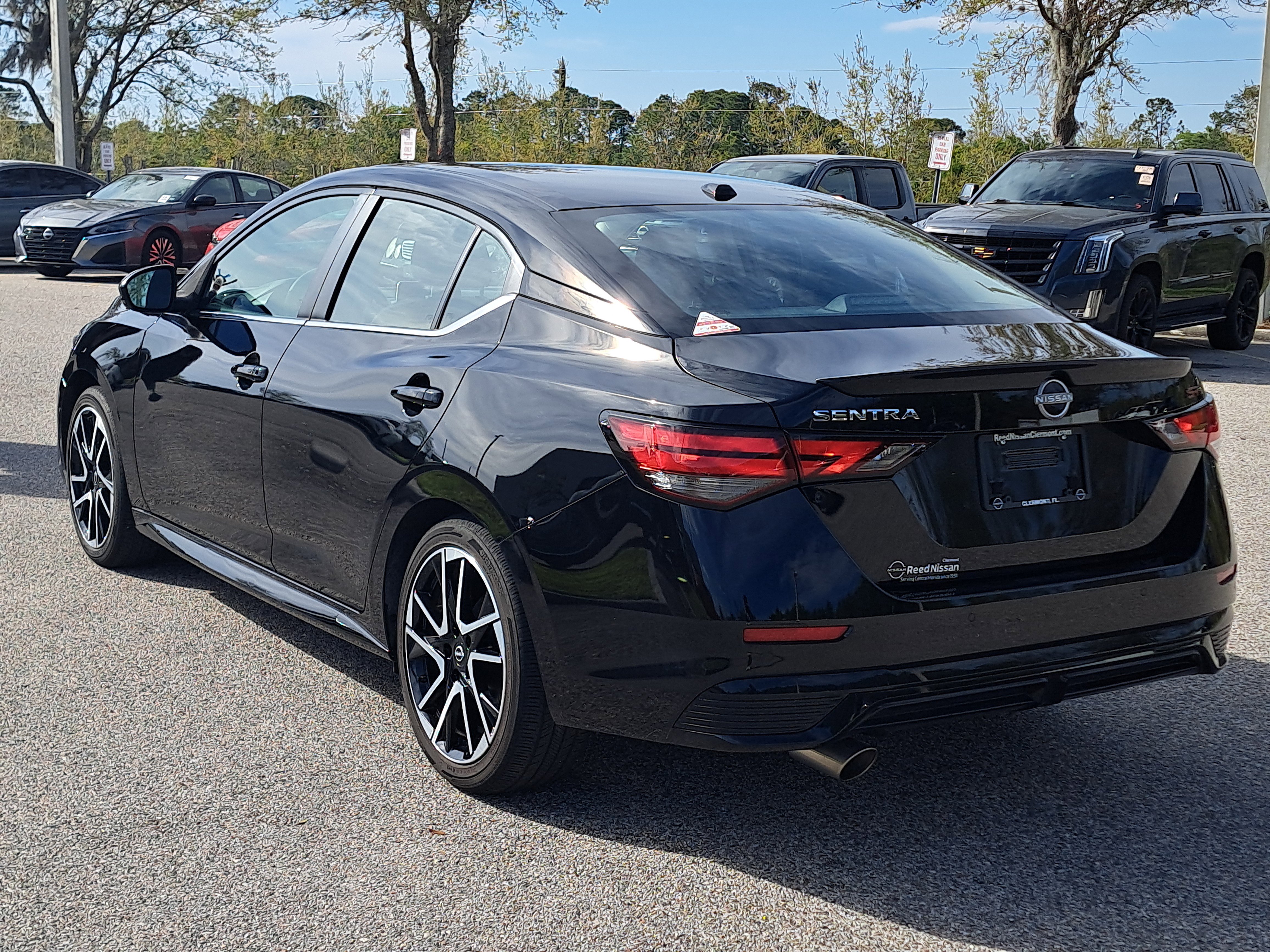 Certified 2025 Nissan Sentra SR FWD image 8