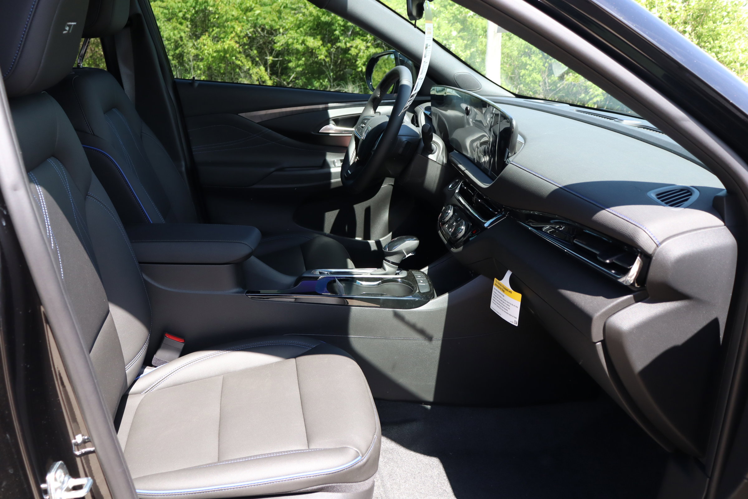 New 2026 Buick Envista Sport Touring w/ Convenience I Package FWD image 18