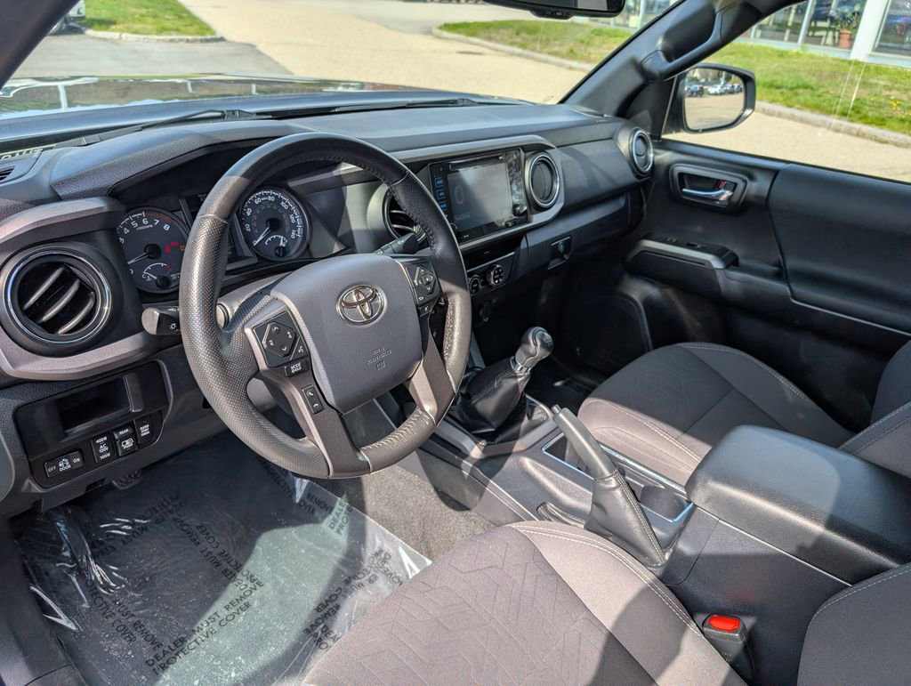 Used 2017 Toyota Tacoma TRD Off-Road w/ Tow Package AWD/4WD image 14
