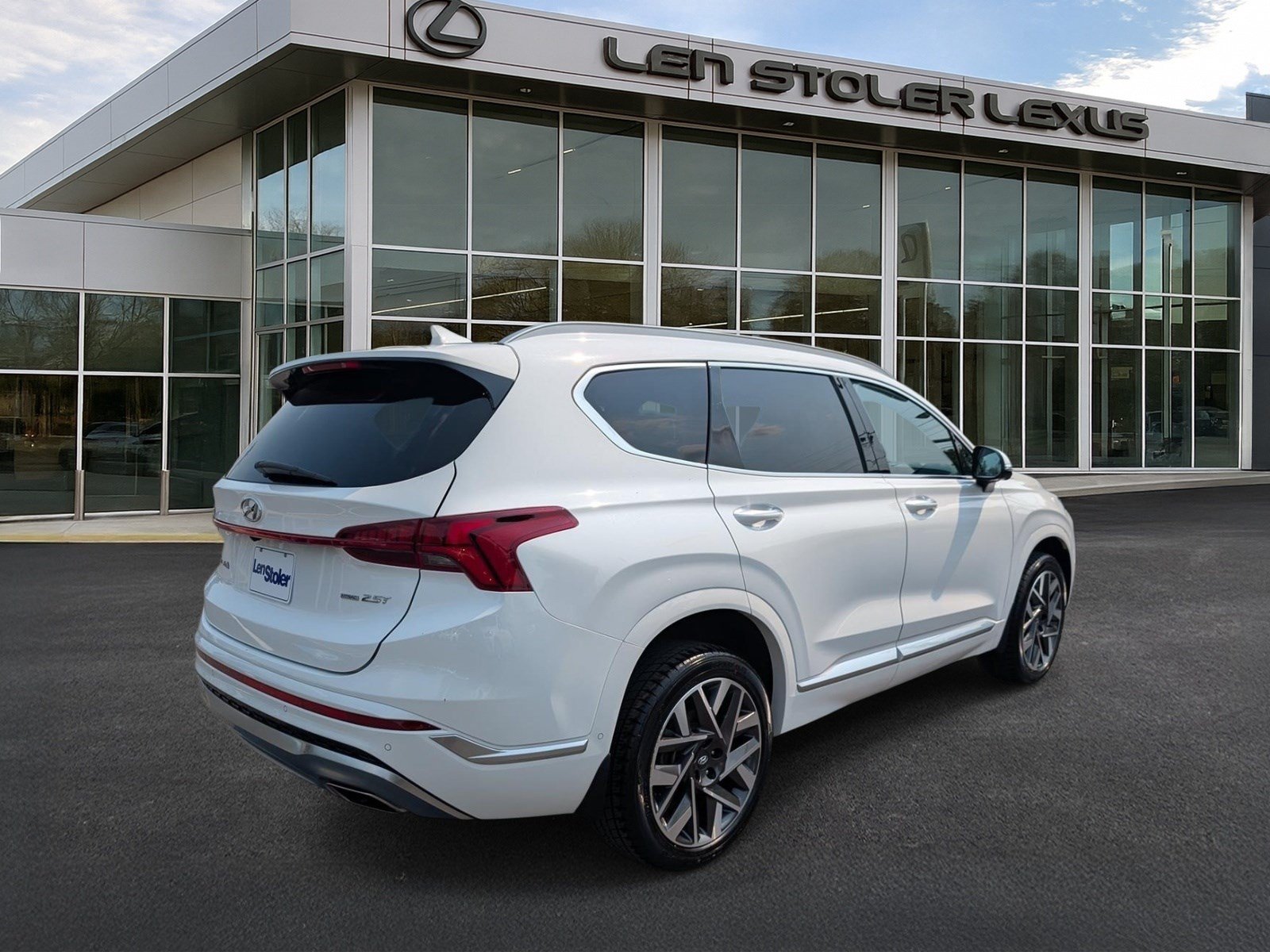 Used 2023 Hyundai Santa Fe Calligraphy AWD/4WD image 3