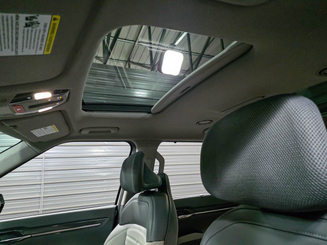 Used 2024 Kia EV9 Land image 17