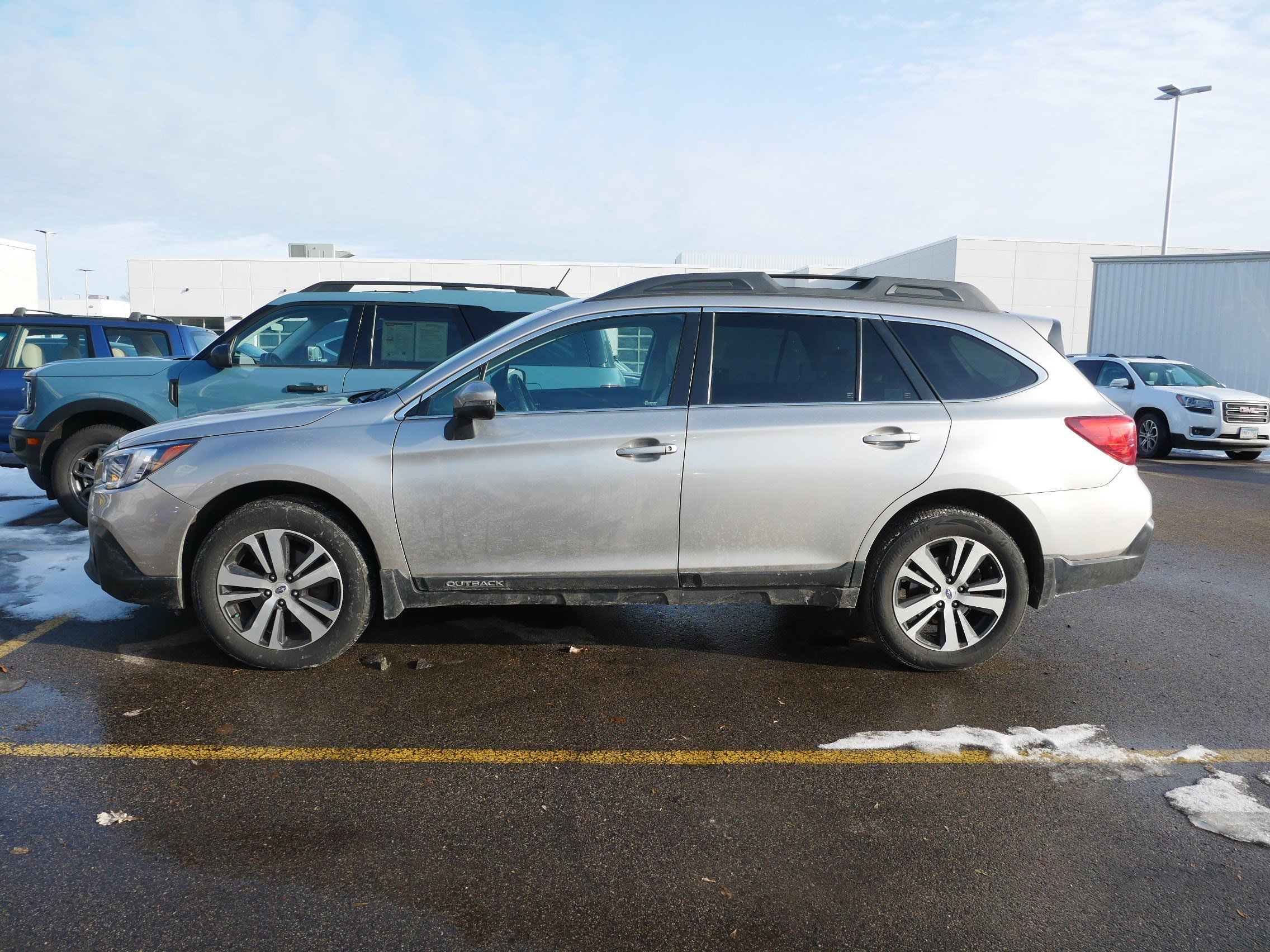 Used 2018 Subaru Outback 3.6R Limited image 3