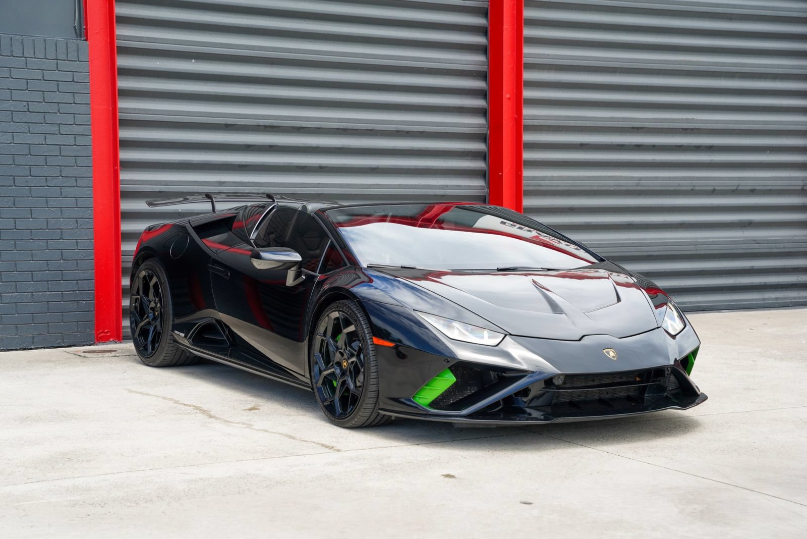 Used 2021 Lamborghini Huracan EVO RWD image 5