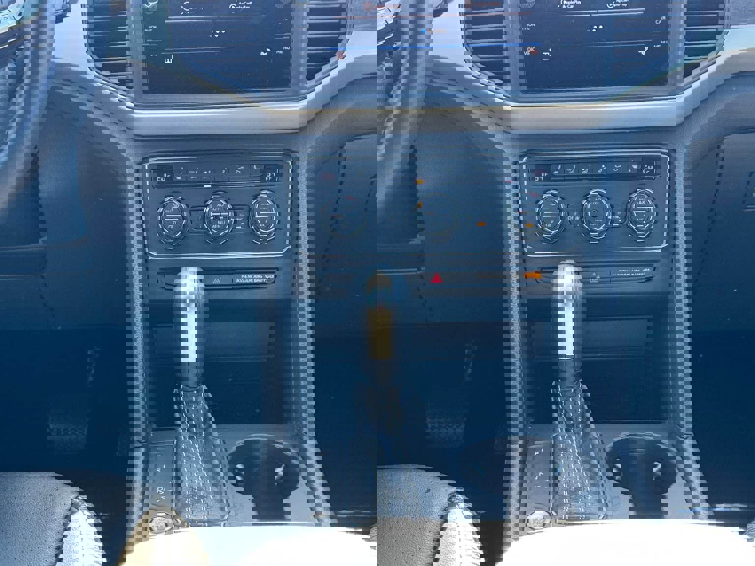 Used 2021 Volkswagen Atlas Cross Sport SE image 15