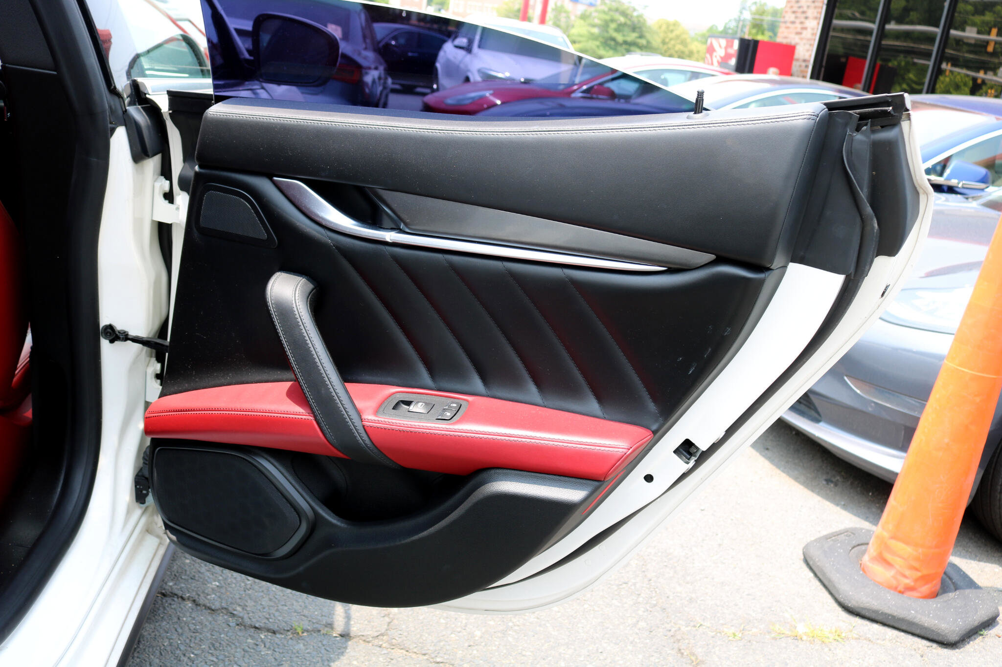 Used 2021 Maserati Ghibli S image 39