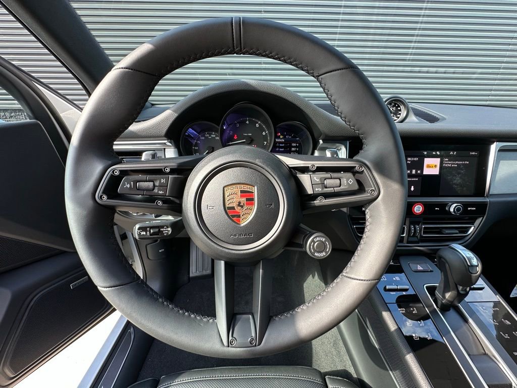 Certified 2026 Porsche Macan AWD/4WD image 15