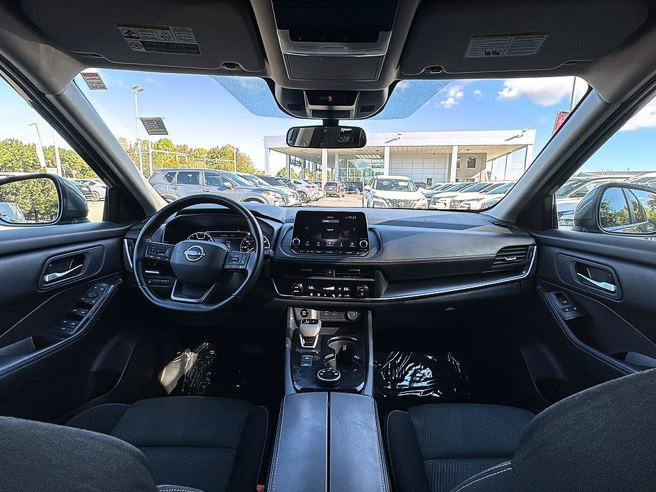 Certified 2025 Nissan Rogue SV AWD/4WD image 28