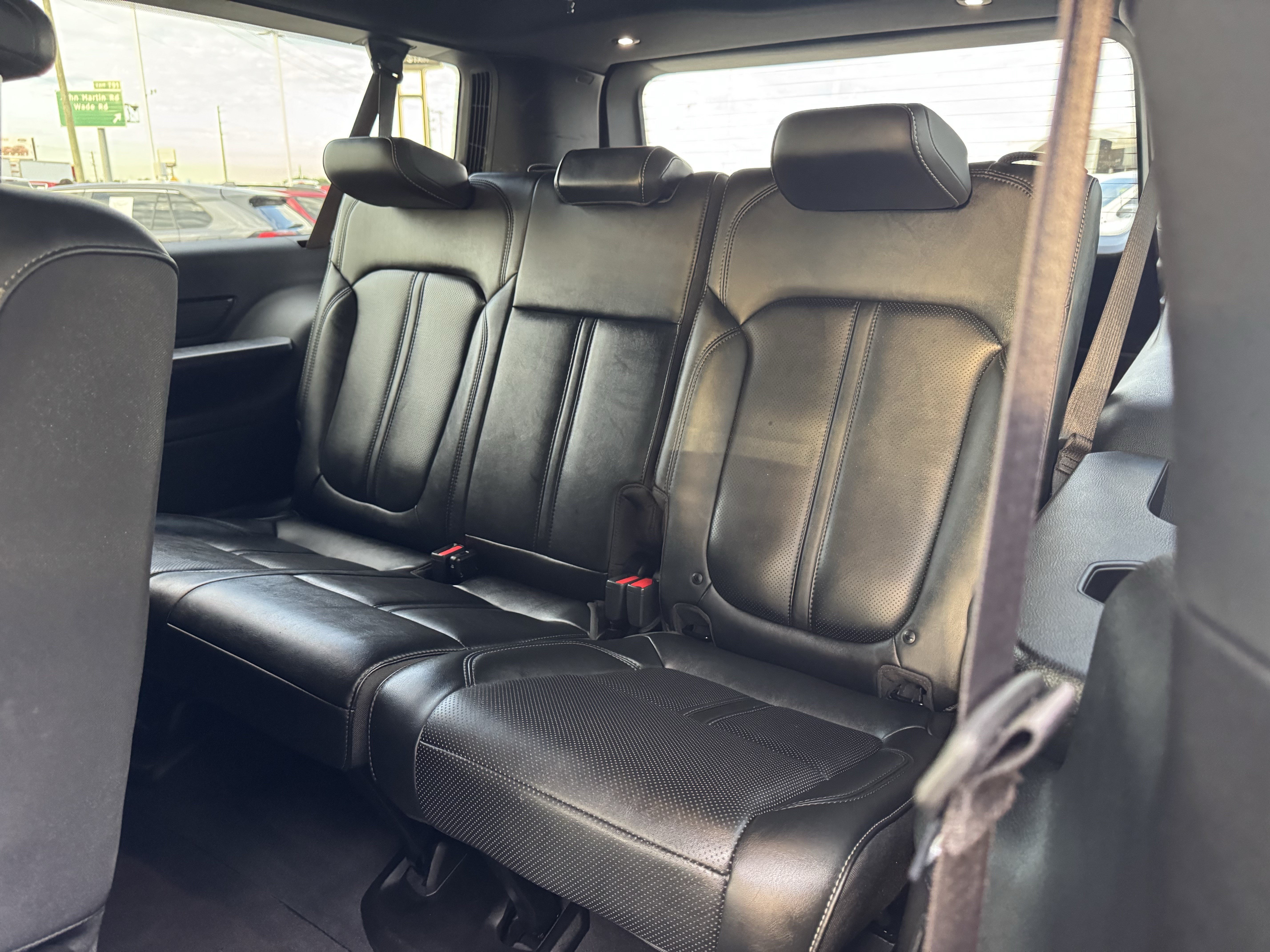 Used 2025 Jeep Wagoneer L Series II w/ 8-pass Seating Package AWD/4WD image 25