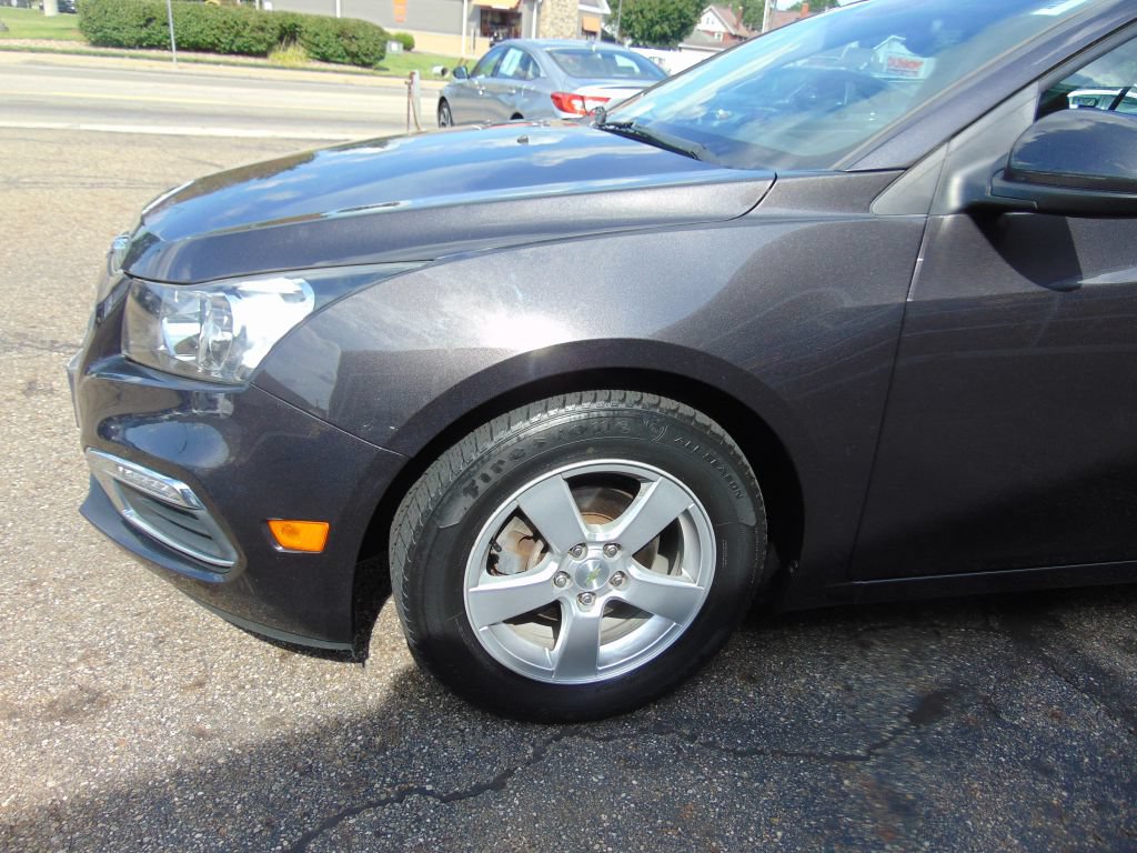 Used 2016 Chevrolet Cruze LT FWD image 12