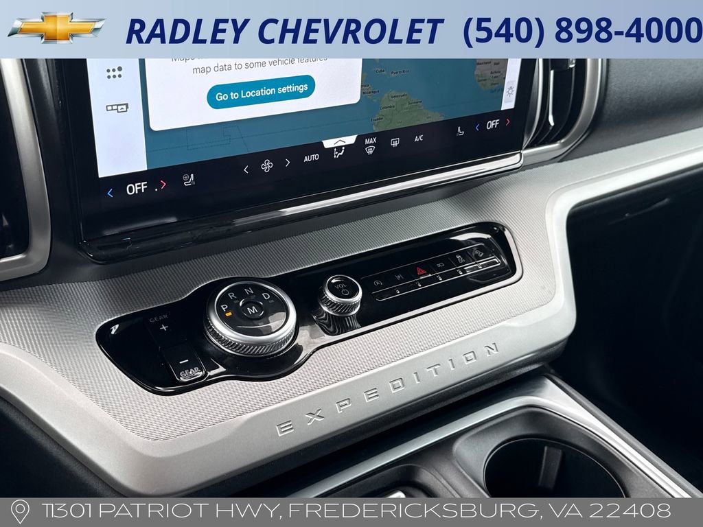 Used 2025 Ford Expedition Active AWD/4WD image 10