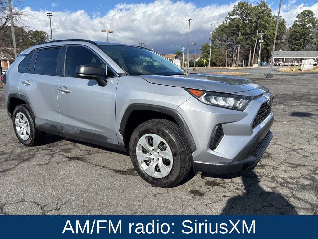 Used 2021 Toyota RAV4 LE image 3