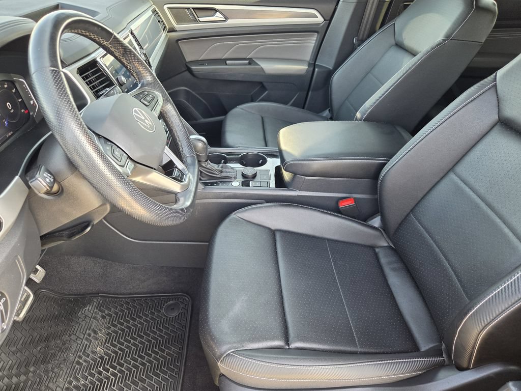 Used 2023 Volkswagen Atlas Cross Sport SEL R-Line AWD/4WD image 11