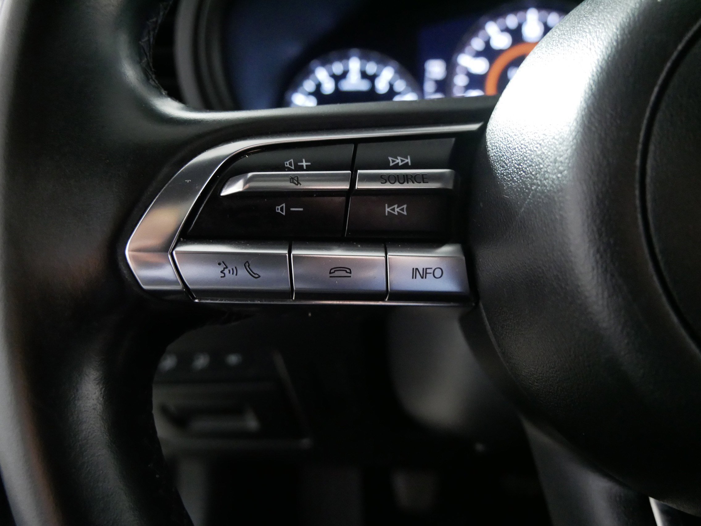 Used 2021 MAZDA MAZDA3 s image 27