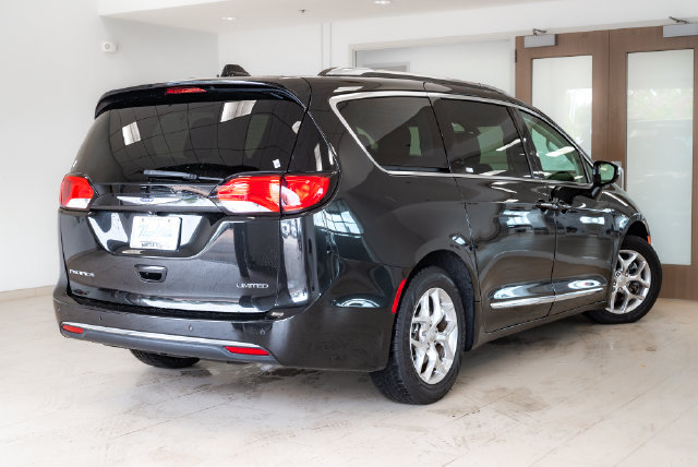 Used 2019 Chrysler Pacifica Limited FWD image 33