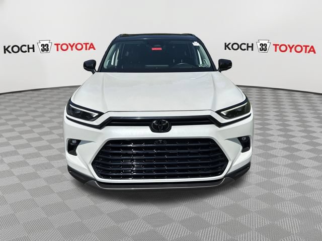 Used 2024 Toyota Grand Highlander AWD image 2