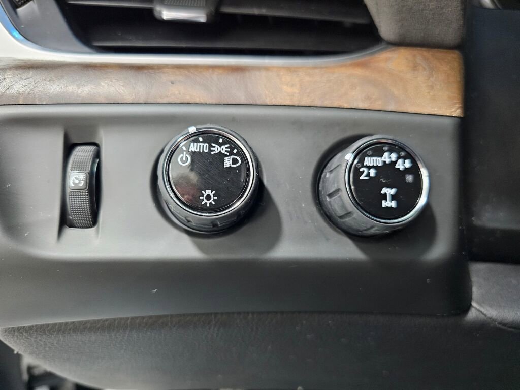 Used 2019 Cadillac Escalade Luxury AWD/4WD image 35