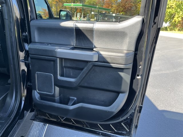 Used 2018 Ford F150 Platinum AWD/4WD image 36