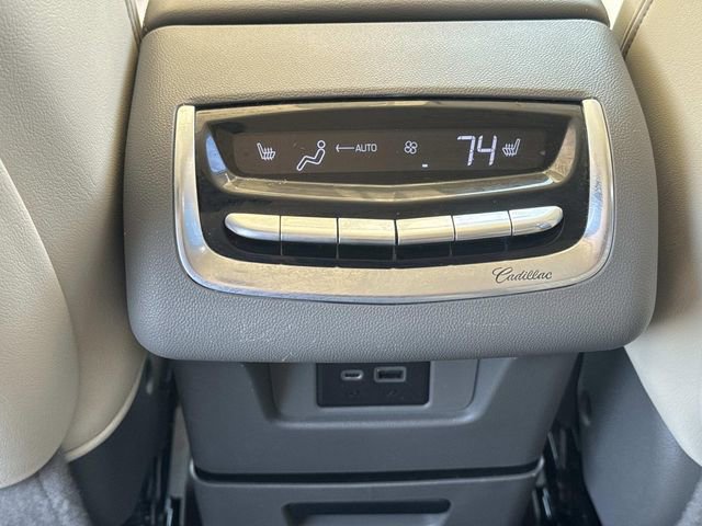 Used 2023 Cadillac XT6 Premium Luxury w/ Technology Package image 16