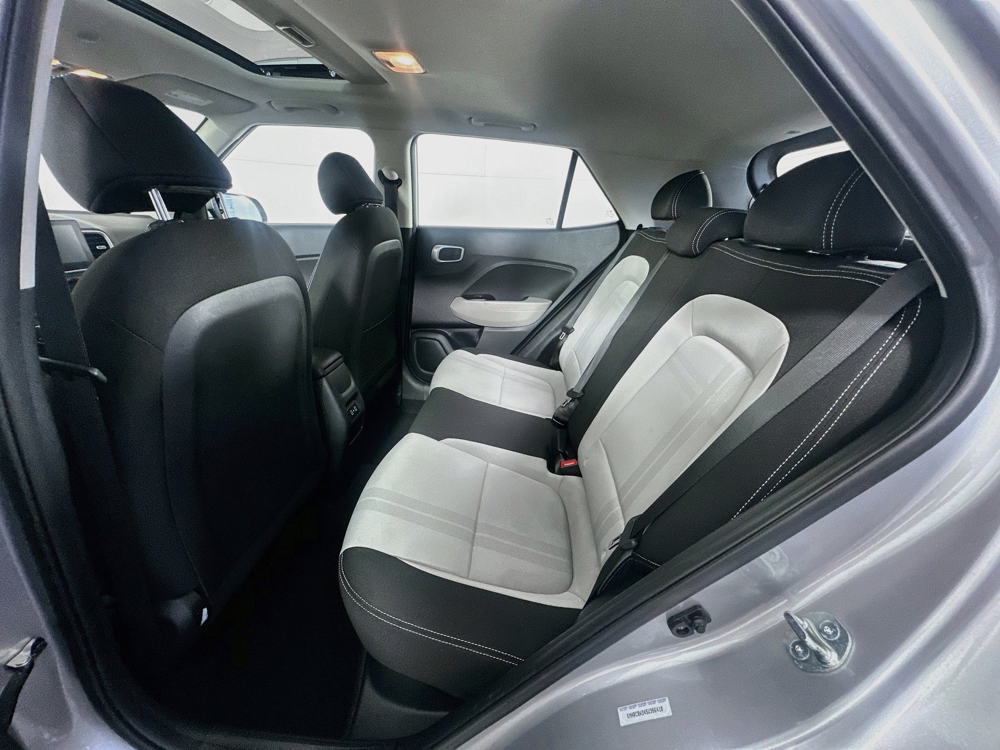 Used 2025 Hyundai Venue SEL FWD image 27