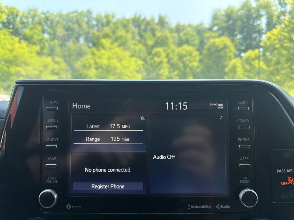 Used 2021 Toyota Highlander XLE AWD/4WD image 27