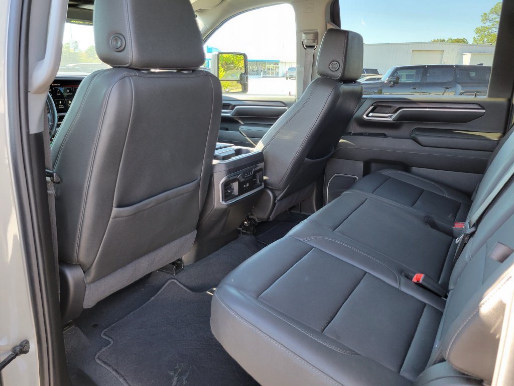 Used 2024 GMC Sierra 2500 SLT w/ SLT Premium Package AWD/4WD image 12