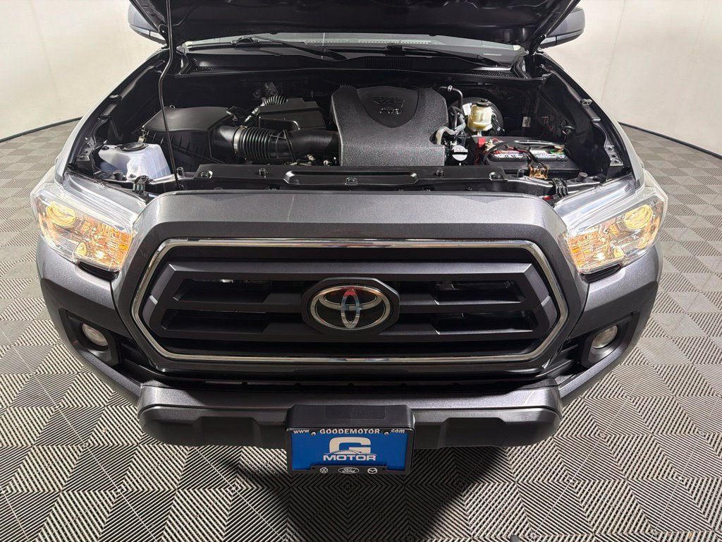 Used 2022 Toyota Tacoma SR5 AWD/4WD image 24