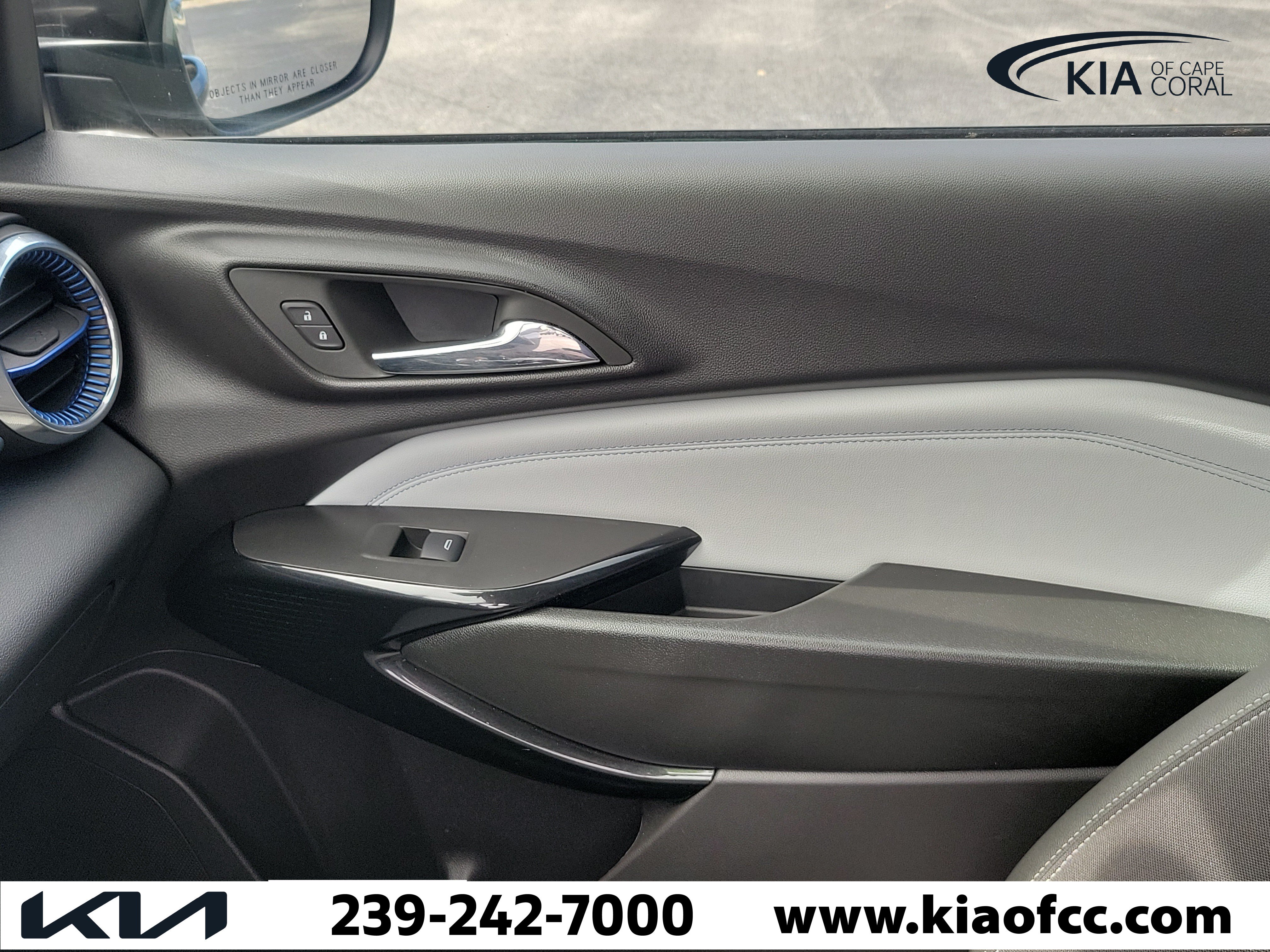 Used 2025 Chevrolet Trax LT w/ Driver Confidence Package FWD image 29
