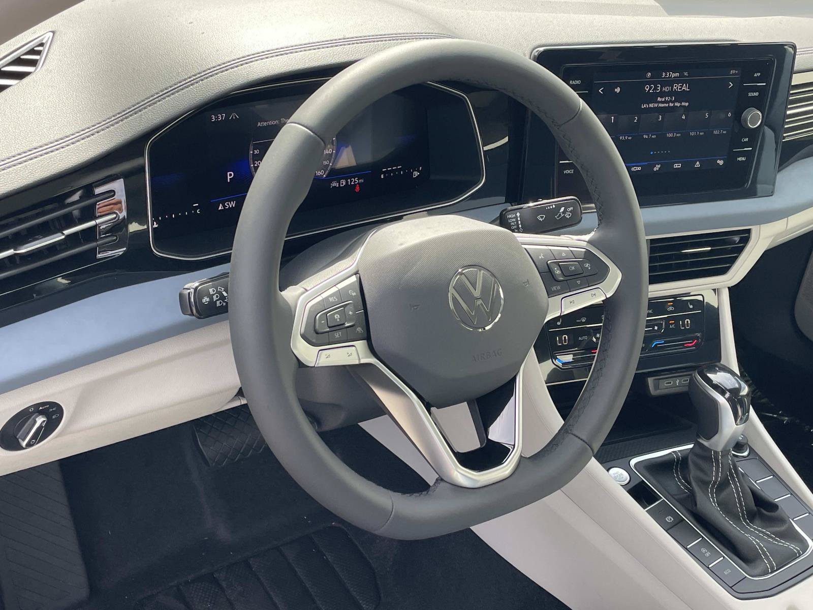 New 2026 Volkswagen Jetta SE FWD image 6