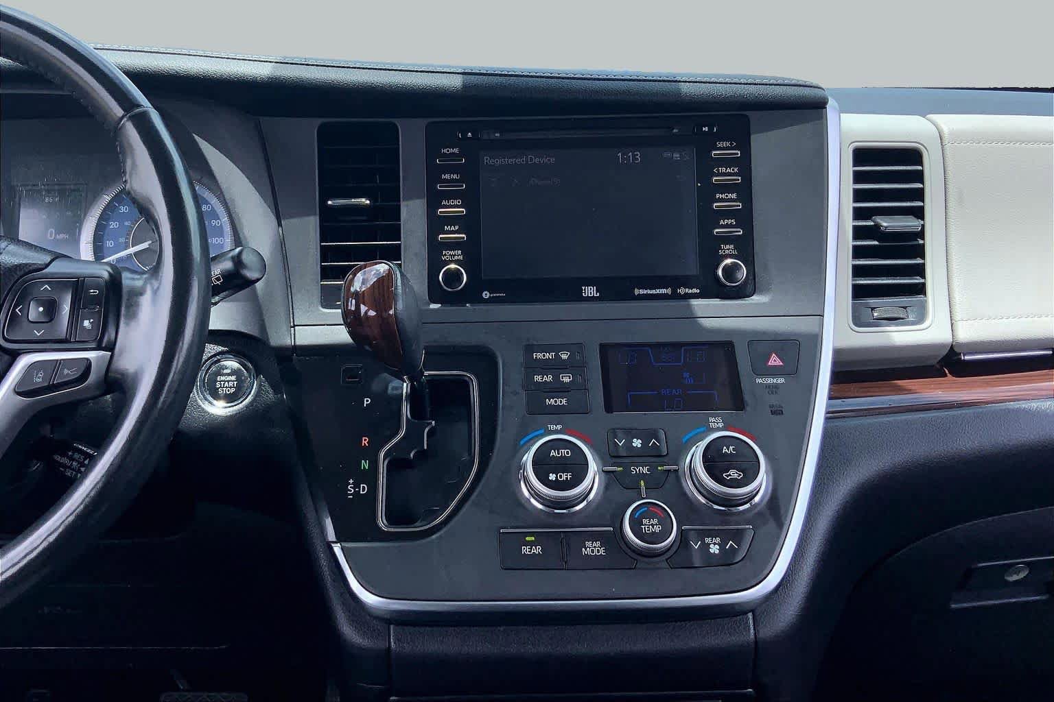 Used 2018 Toyota Sienna Limited FWD image 7