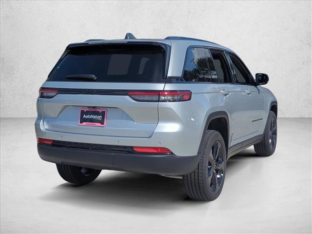 New 2025 Jeep Grand Cherokee Altitude image 2