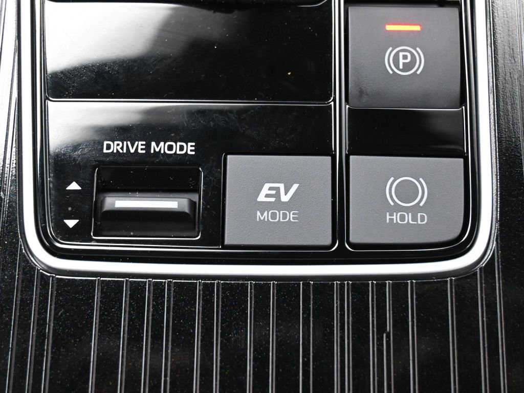 Certified 2026 Toyota Sienna XSE image 28