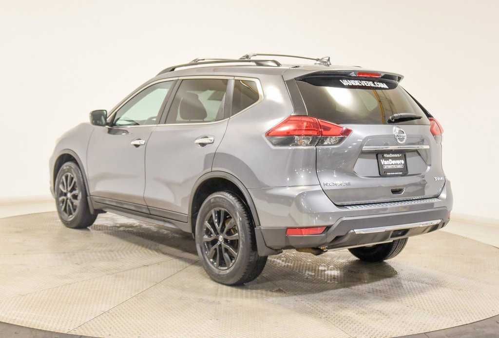Used 2017 Nissan Rogue SV w/ Midnight Edition image 9