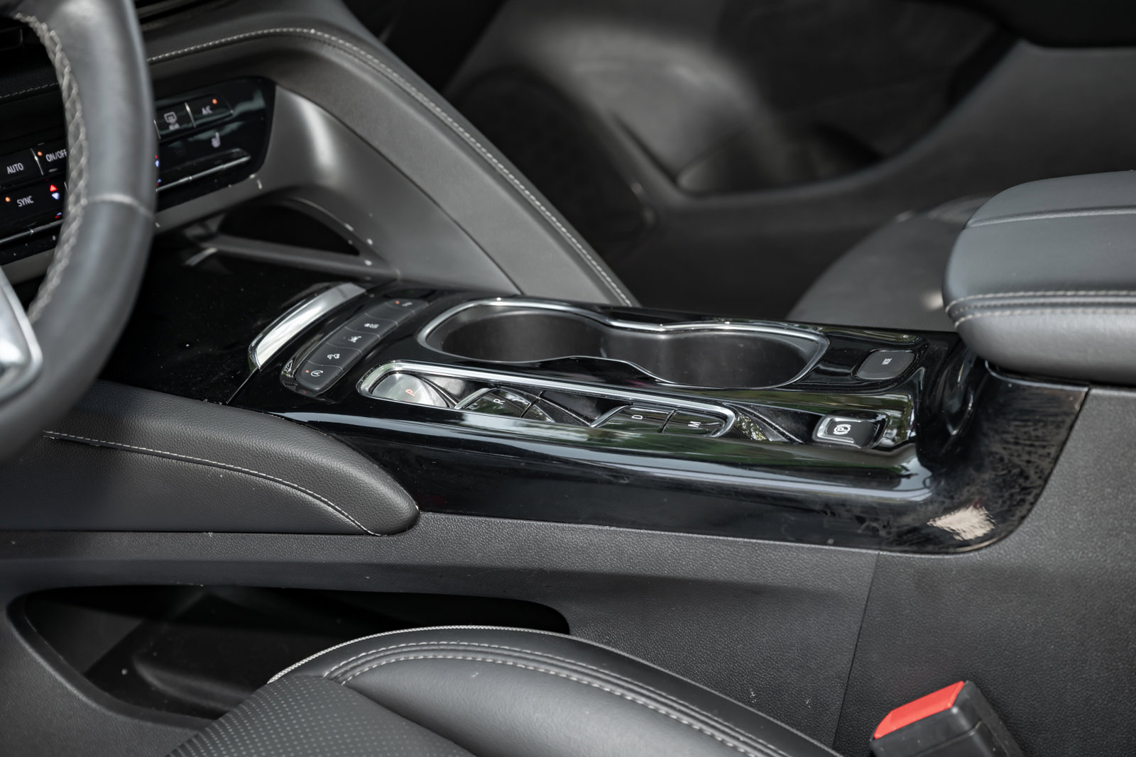 Used 2023 Buick Envision Essence image 34