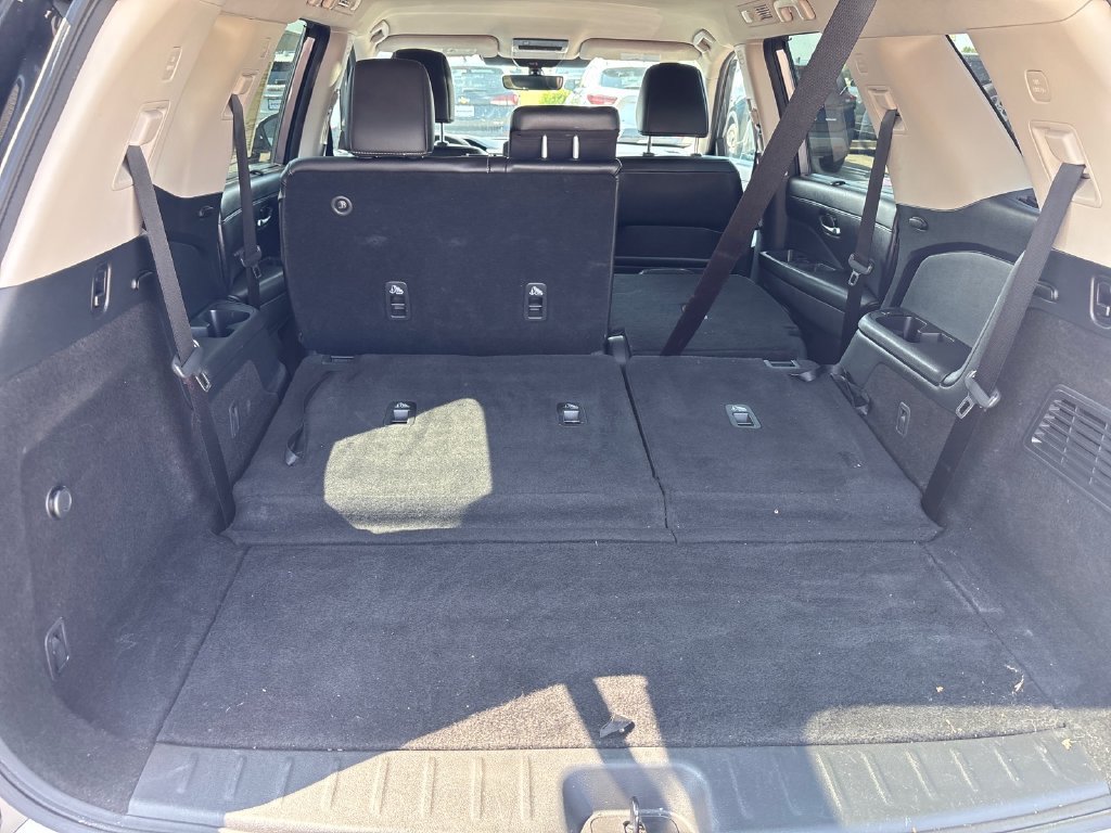 Used 2023 Nissan Pathfinder SL AWD/4WD image 21