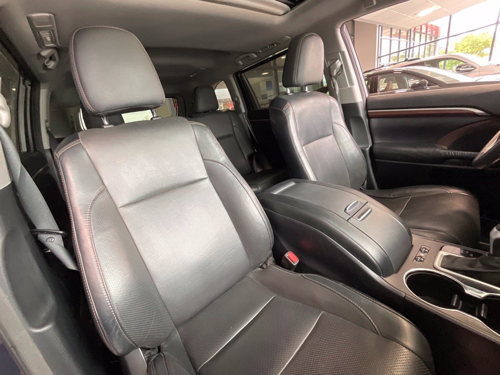 Used 2016 Toyota Highlander Limited w/ Driver Technology Package AWD/4WD image 20