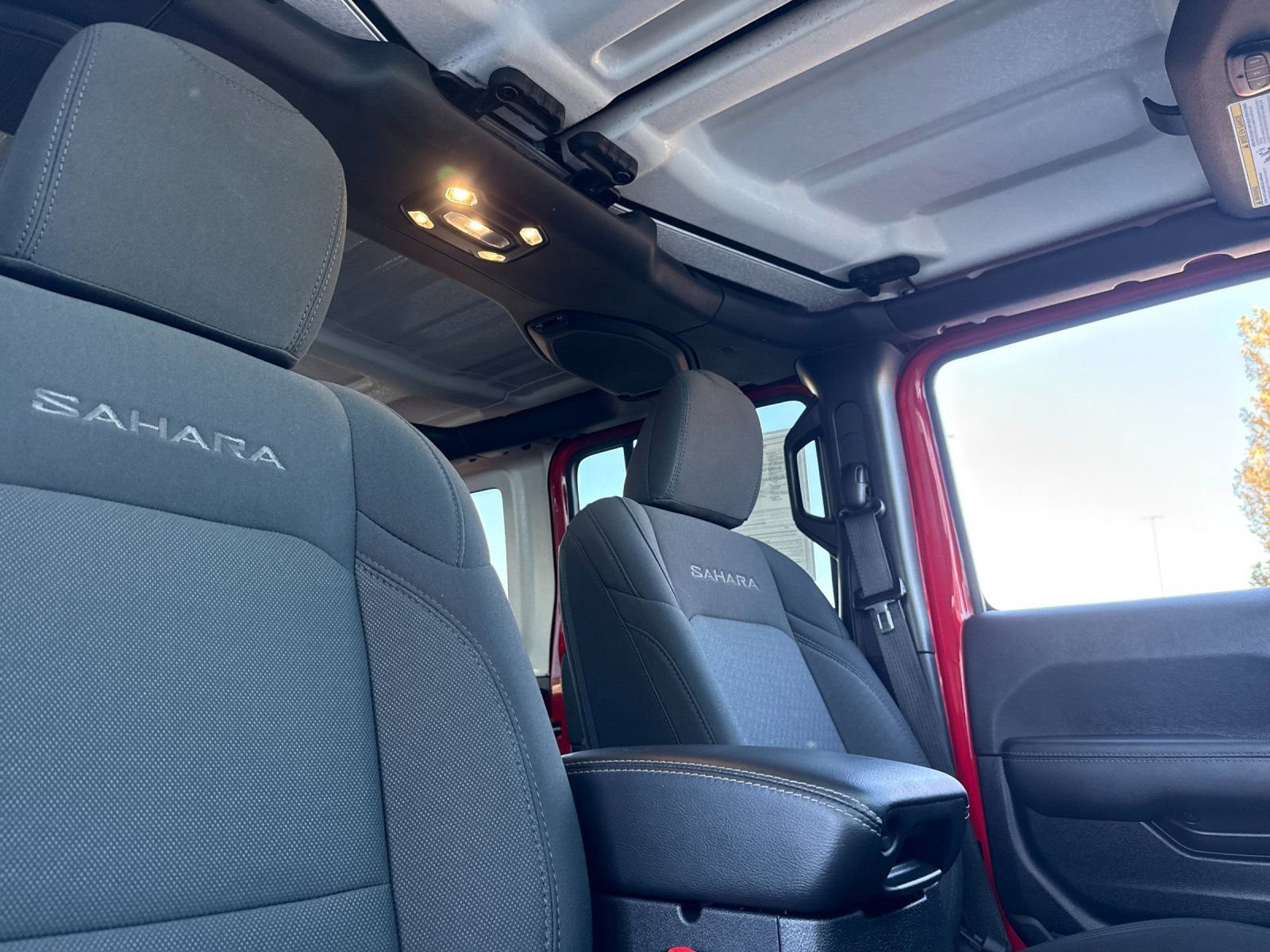 Used 2023 Jeep Wrangler Sahara w/ Cold Weather Group image 18